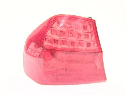 Feu arrière gauche BMW 3 (E90) 320 i (170 hp) 31958539