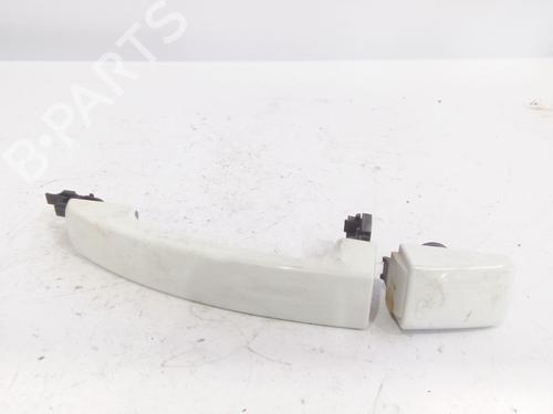 Used Front left exterior door handle LAND ROVER DISCOVERY IV (L319) 3.0 TD 4x4 (211 hp) 18421971