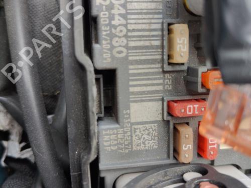 Fuse box PEUGEOT 407 (6D_) 2.0 HDi (6DRHRH) | BP30157454E1