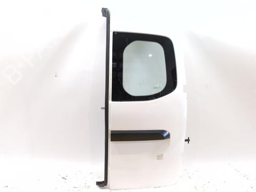 Używane Klapa tylna prawa RENAULT KANGOO III Box Body/MPV 1.5 Blue dCi 95 (FJAB) (95 hp) 30748280