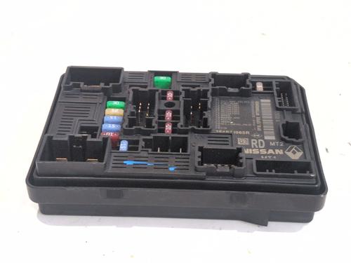Used Fuse box Fuse box 37197164 37197164