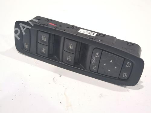 Venstre fortil elrude kontakt RENAULT MEGANE IV Hatchback (B9A/M/N_) 1.5 dCi 110 (B9A3) (110 hp) 30458839