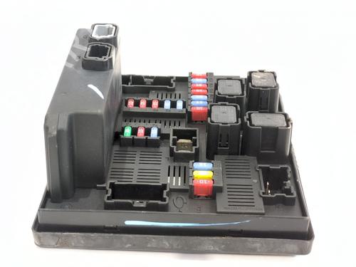 Used Fuse box RENAULT KOLEOS I (HY_) 2.0 dCi 4x4 (HY0K) (150 hp) 28003833