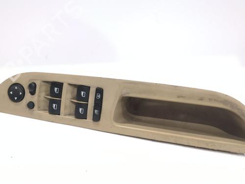 Used Left front window switch BMW 5 (E60) 525 d (197 hp) 30458826