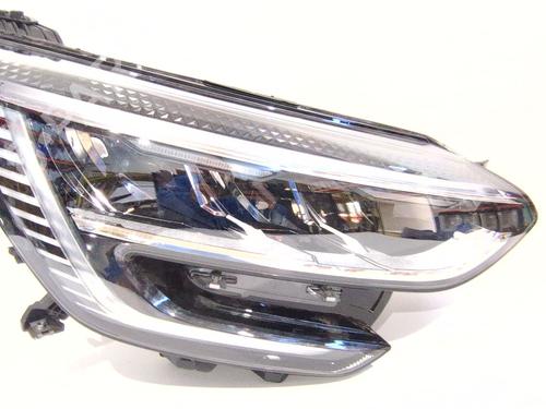 Used Right headlight RENAULT MEGANE IV Hatchback (B9A/M/N_) 1.5 dCi 110 (B9A3) (110 hp) 29750442
