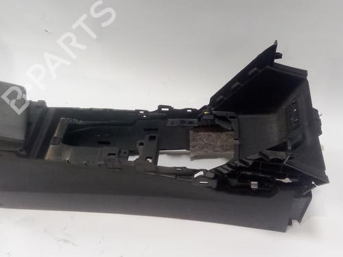 Armrest / Center console RENAULT MEGANE IV Hatchback (B9A/M/N_) 1.6 dCi 130 (B9A4) | BP30157484I20