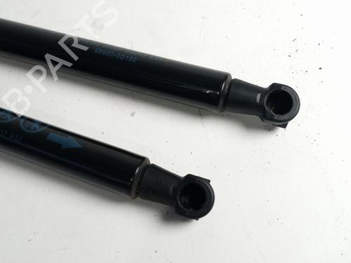 Tailgate lift support TOYOTA YARIS (_P13_) 1.5 Hybrid (NHP130_, NHP130) | BP17817227C138 