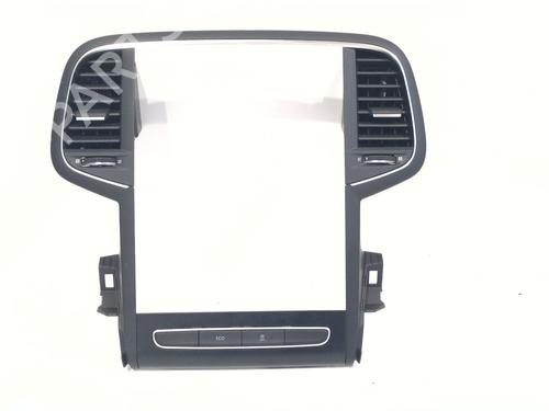 air-vent-renault-megane-iv-hatchback-b9amn_-2015-34003483 main image