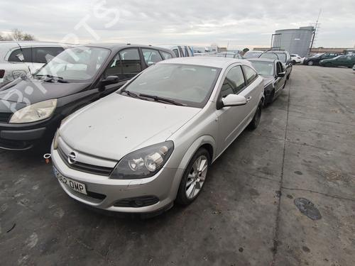 Brugte OPEL ASTRA H GTC (A04) 1.7 CDTi (L08) (101 hp) 4442110