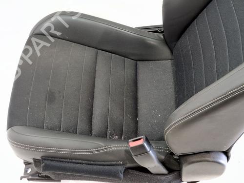 Right front seat LEXUS IS III (_E3_) 300h (AVE30_, AVE30R) | BP30176986C16