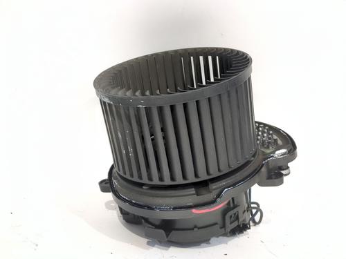 Varmeblæser RENAULT MEGANE IV Hatchback (B9A/M/N_) 1.5 dCi 110 (B9A3) (110 hp) 30458836