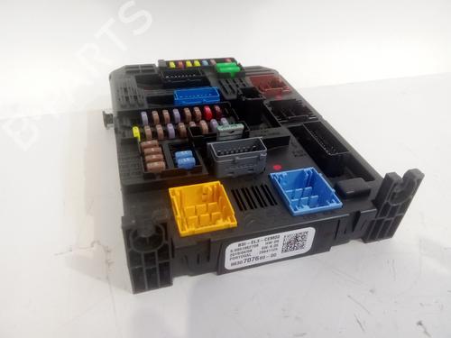 Used Fuse box Fuse box 38271240 38271240