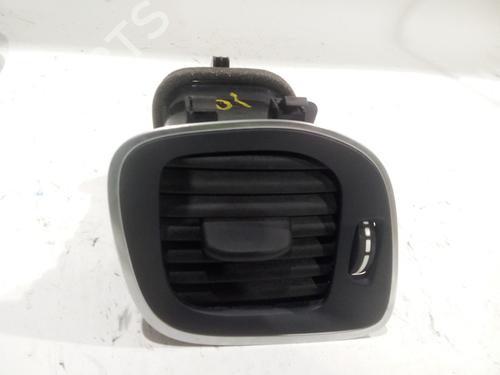 Used Air vent VOLVO V40 Hatchback (525) D2 (120 hp) 23137192