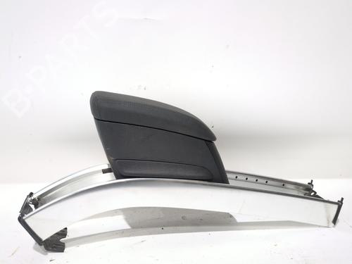 Used Armrest / Center console OPEL MERIVA B MPV (S10) 1.7 CDTI (75) (110 hp) 30158536