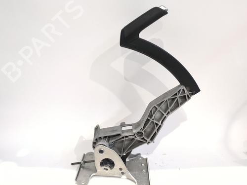 hand-brake-renault-megane-iv-hatchback-b9amn_-2015-32667138 main image