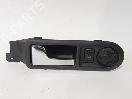 Used Front right interior door handle VW GOLF IV (1J1) 1.4 16V (75 hp) 17913420