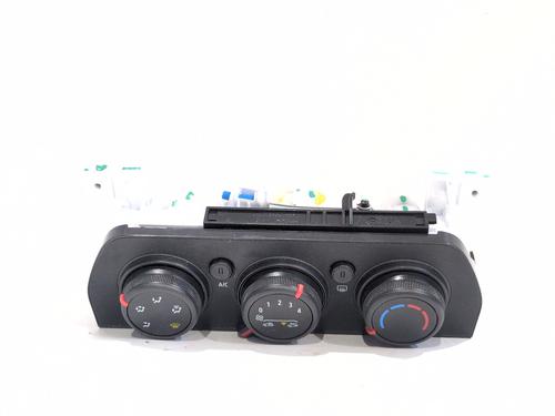 Used Climate control Climate control 37027862 37027862