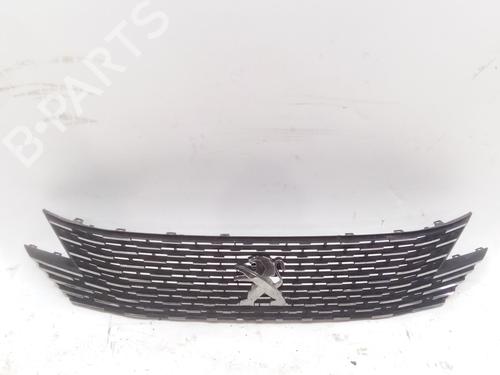 Used Grille PEUGEOT 3008 II SUV (MC_, MR_, MJ_, M4_) 1.2 THP/ PureTech 130 (MRHNSM, MRHNSU, MRHNSJ, MRHNYW,... (131 hp) 23137137
