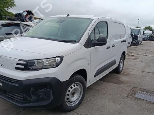 Used Parts PEUGEOT 308 III (FB_, FH_, FP_, F3_, FM_) 4637032