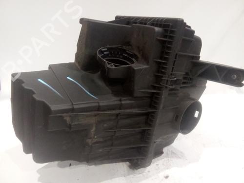 Used Air filter box VW TRANSPORTER T5 Bus (7HB, 7HJ, 7EB, 7EJ) 1.9 TDI (102 hp) 23137722