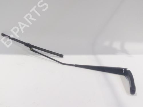 Used Front windshield wiper arm VW POLO VI (AW1, BZ1, AE1) 1.6 TDI (95 hp) 23137310