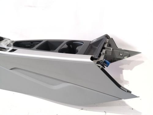 Armrest / Center console AUDI A4 B9 (8W2, 8WC) 30 TDI Mild Hybrid | BP32720048I20  - Image 7