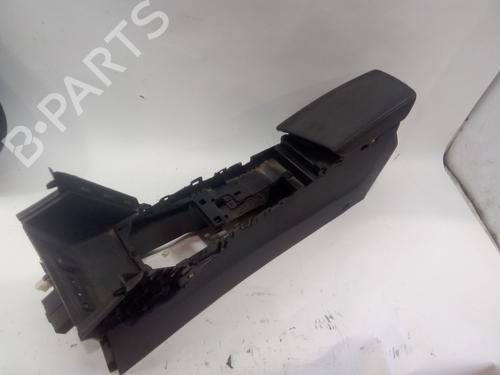 Armrest / Center console RENAULT MEGANE IV Hatchback (B9A/M/N_) 1.6 dCi 130 (B9A4) | BP30157484I20