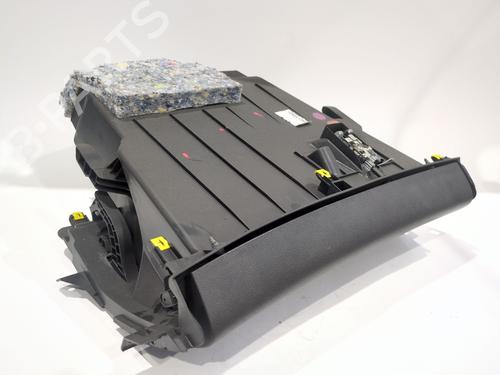 Dashboardkastje RENAULT MEGANE IV Hatchback (B9A/M/N_) 1.5 dCi 110 (B9A3) (110 hp) 30158118