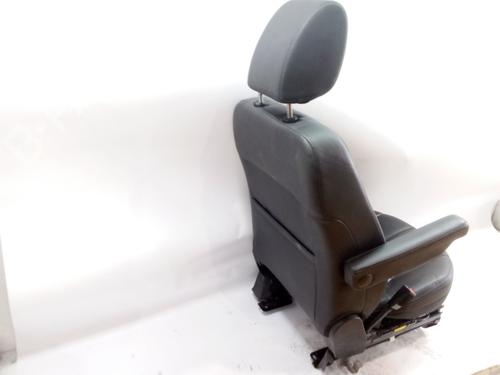 Left front seat LAND ROVER DISCOVERY IV (L319) 3.0 TD 4x4 | BP30157455C15 