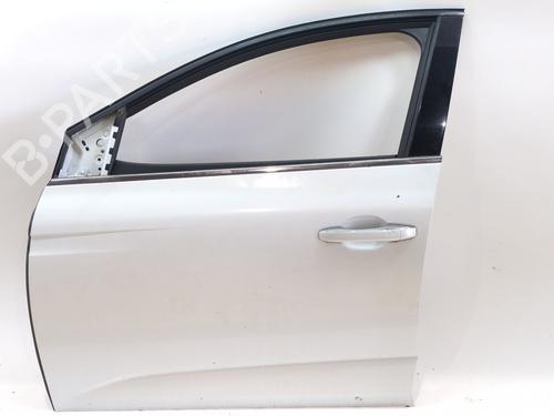 left-front-door-renault-megane-iv-hatchback-b9amn_-2015-34051790 main image