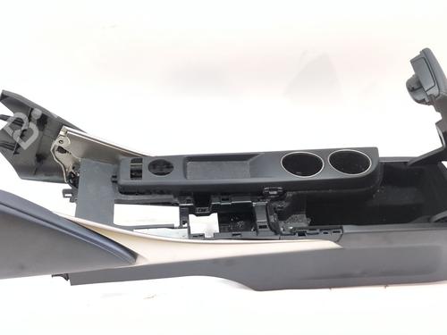 Used Armrest / Center console LEXUS IS III (_E3_) 300h (AVE30_, AVE30R) (223 hp) 29704911