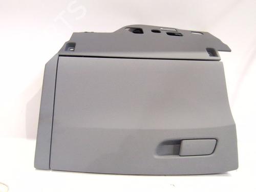 glove-box-audi-a4-b9-8w2-8wc-2015-32751306 main image