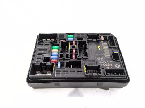 Used Fuse box Fuse box 38557220 38557220