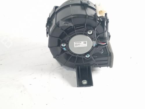 Heater blower motor TOYOTA YARIS (_P13_) 1.5 Hybrid (NHP130_, NHP130) | BP17817235M62 