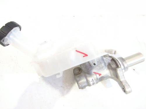 Used Brake master cylinder RENAULT CLIO V (B7_) 1.5 Blue dCi 100 (B7AD) (101 hp) 27341683