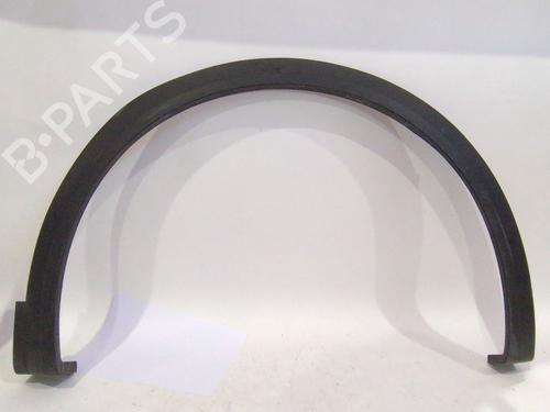 Used Front right wheel arch trim Front right wheel arch trim 37152537 37152537
