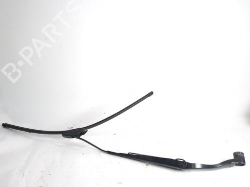 Used Front windshield wiper arm RENAULT KOLEOS II (HC_) [2016-2025]  24338108