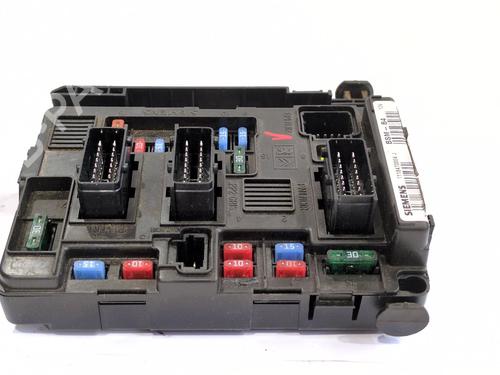 Used Fuse box Fuse box CITROËN C3 I (FC_, FN_) 1.4 HDi (68 hp) 32977801 32977801