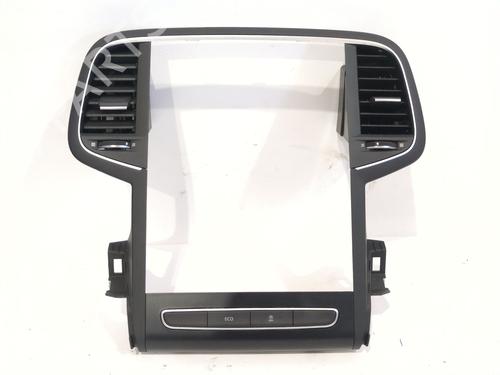 air-vent-renault-megane-iv-hatchback-b9amn_-2015-38176552 main image