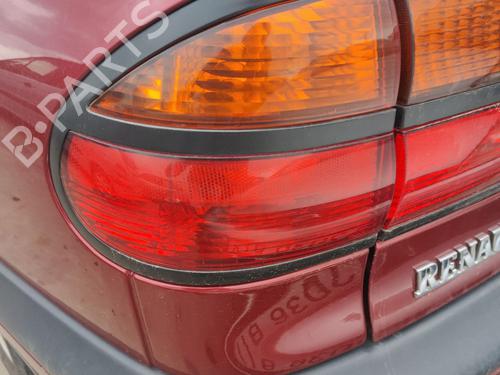 Used Left taillight RENAULT LAGUNA I (B56_, 556_) 2.2 dT (B569) (113 hp) 17913317