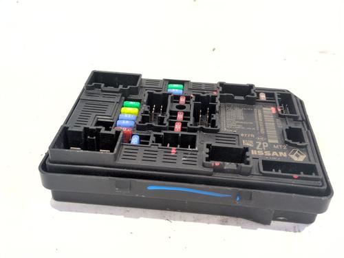 Used Fuse box Fuse box 37150493 37150493