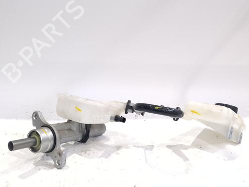 Used Brake master cylinder RENAULT TRAFIC III Bus (JG_) [2014-2026]  32043856