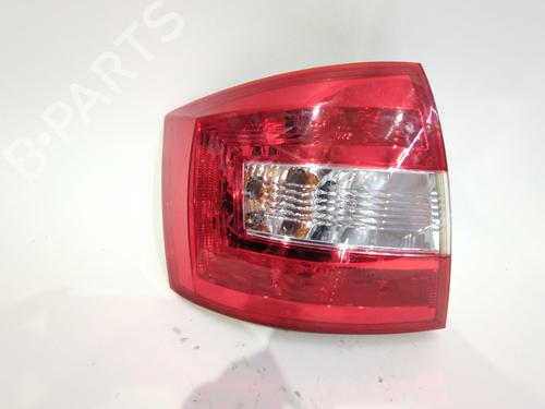 Venstre baglygte SKODA RAPID Spaceback (NH1) 1.6 TDI (90 hp) 28211379