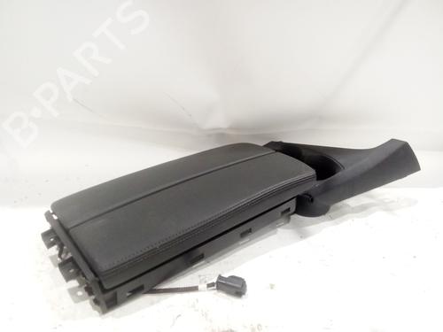 Used Armrest / Center console PEUGEOT 3008 II SUV (MC_, MR_, MJ_, M4_) 1.2 THP/ PureTech 130 (MRHNSM, MRHNSU, MRHNSJ, MRHNYW,... (131 hp) 23137467