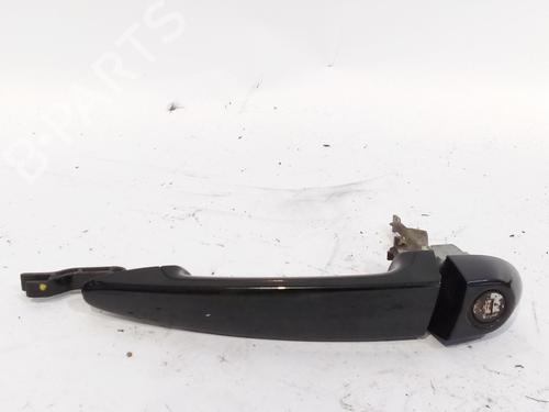 Used Front left exterior door handle BMW 1 (E81) 116 d (116 hp) 17821646