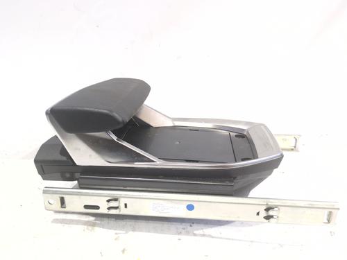 Used Armrest / Center console Armrest / Center console RENAULT AUSTRAL TCe 140 (HGMF) (140 hp) 35974292 35974292