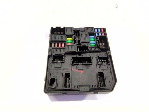 fuse-box-renault-megane-iv-hatchback-b9amn_-2015-38176545 main image