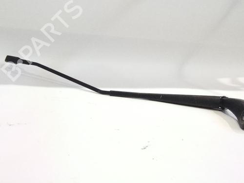 Used Front windshield wiper arm DACIA SANDERO III 1.0 TCe 90 (91 hp) 27174053