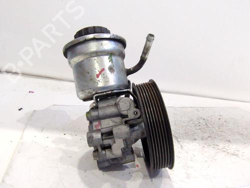 Used Steering pump TOYOTA AVENSIS Estate (_T27_) 2.2 D-4D (ADT271_, ADT271R) (150 hp) 17817843