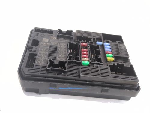 Used Fuse box Fuse box 37174094 37174094